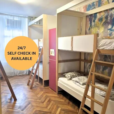 Centrum House Hostel *