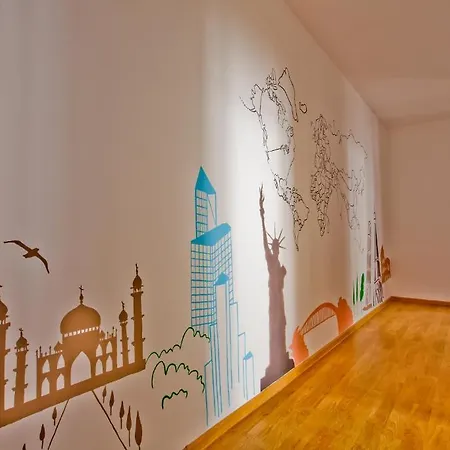 Centrum House