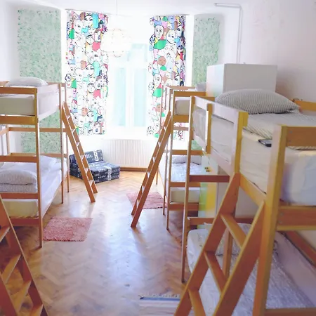 Хостел Centrum House Брашов