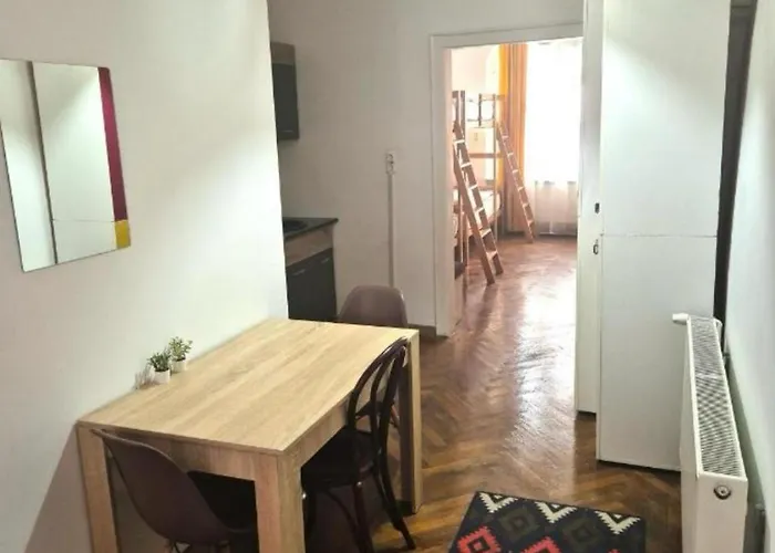 Centrum House Hostel *