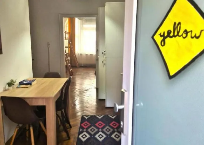 Centrum House Hostel *