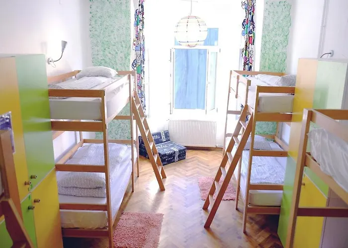 אכסניה Centrum House *