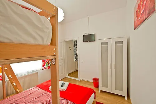 Centrum House אכסניה *